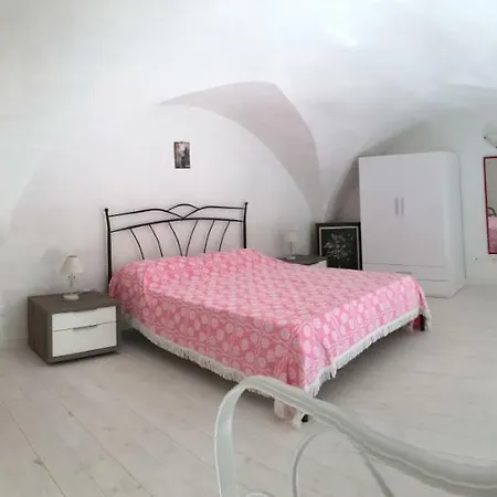 I 7 Veli Nyaraló